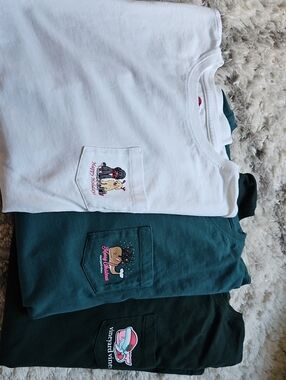 Lot of 3 Vineyard Vines Christmas Whale Graphic Tees